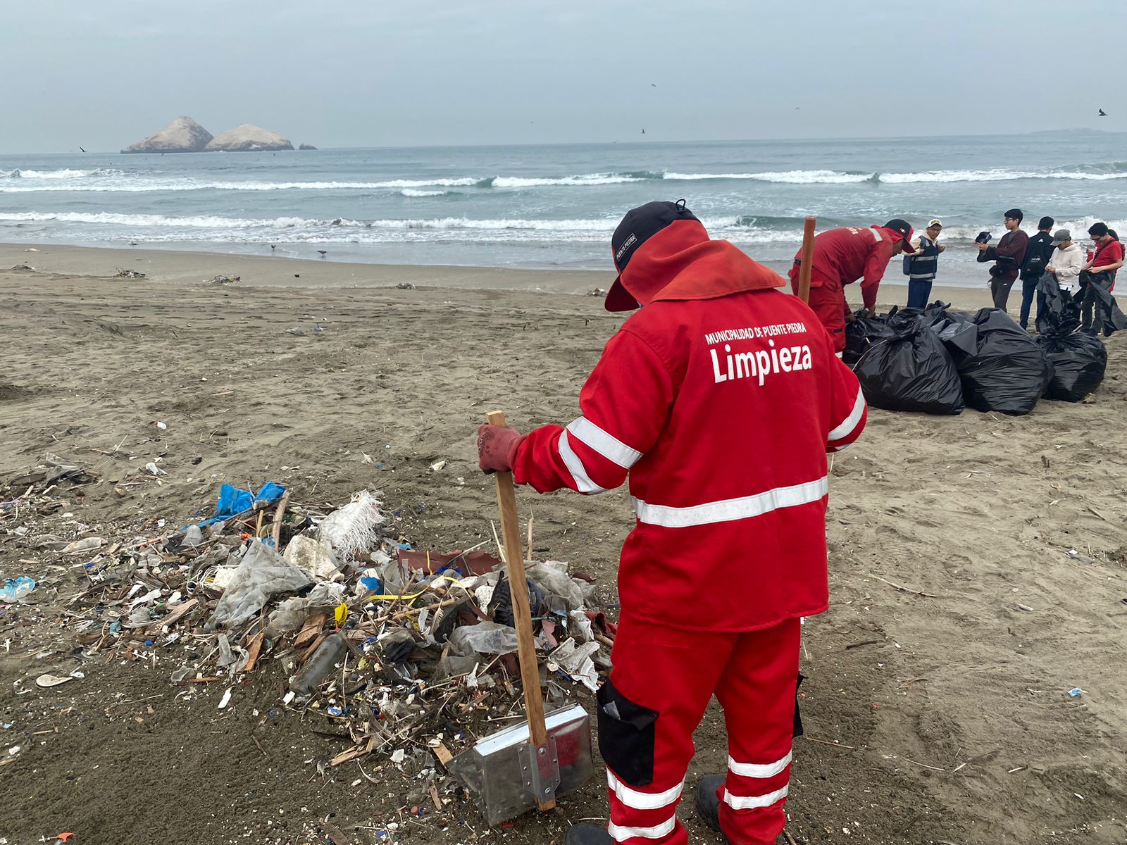 Playa santa Rosa: Se recogió más de 5 toneladas de basura y desmonte