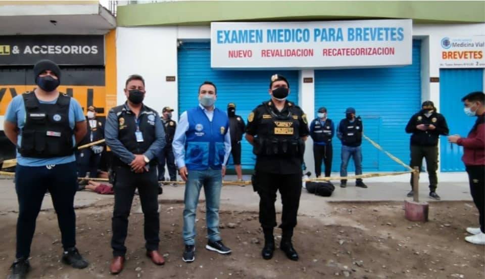 Agentes detienen a miembros de la banda 