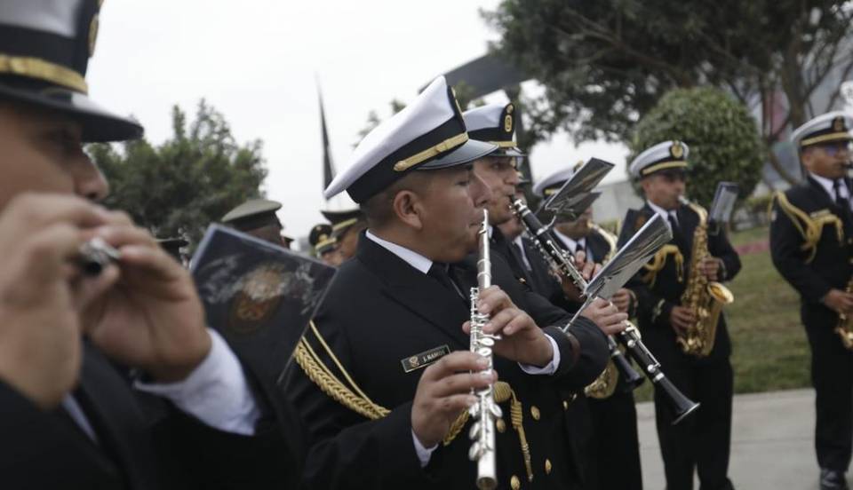 AL RITMO DE LA BANDA 