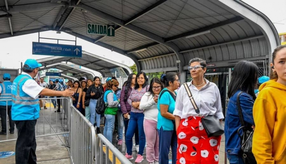 Metropolitano: cola exclusiva para mujeres ya funciona en estación Matellini