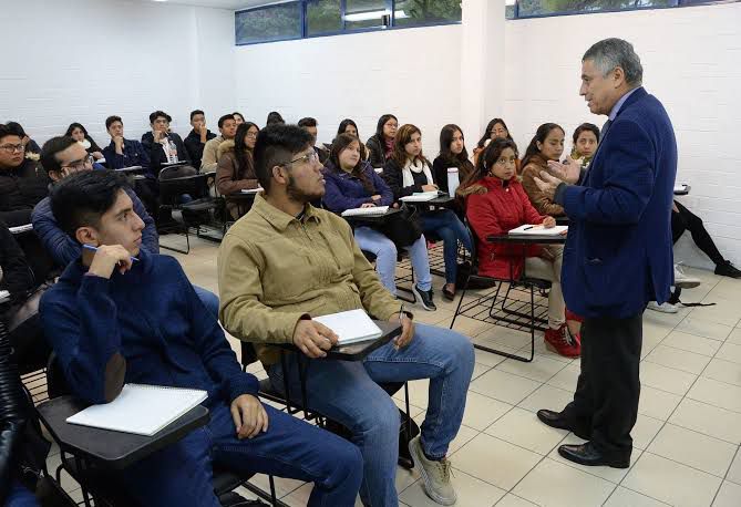 Argentina: Extranjeros ya no podrán estudiar gratis en universidad pública
