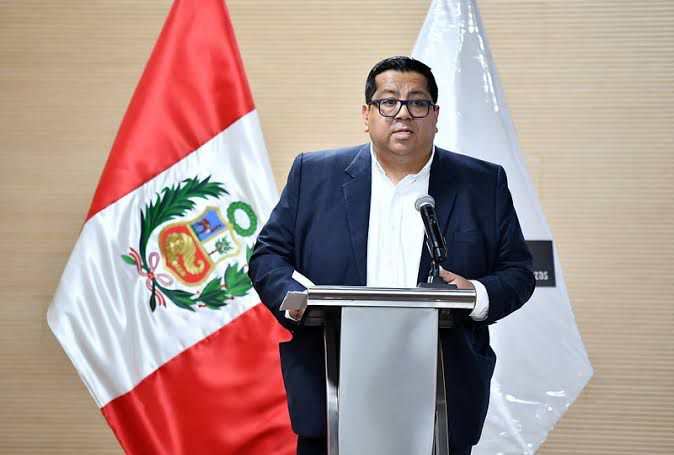 Ministro de Economía  asegura que que economía peruana ha vuelto a crecer