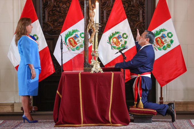 Gustavo Adrianzén jura como nuevo presidente del Consejo de Ministros