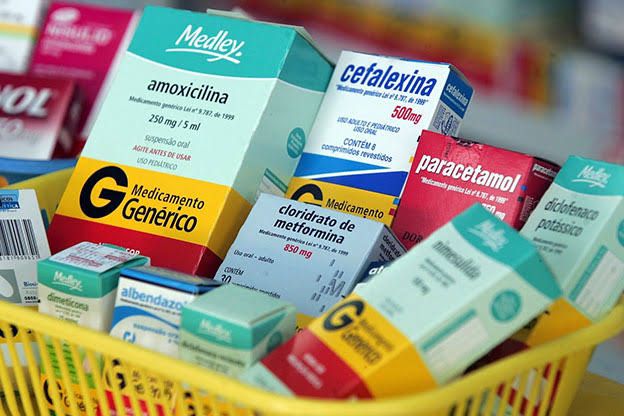 Farmacias podrán seguir vendiendo medicamentos genéricos según decreto de gobierno 