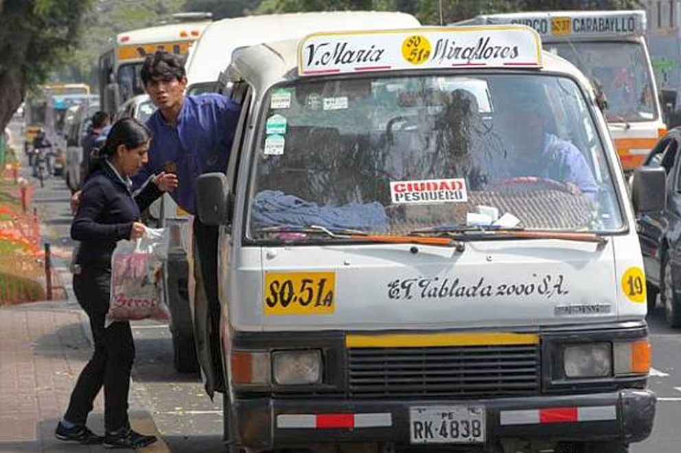 MTC  amplía licencias de rutas de combis y ómnibus para mejorar el transporte público