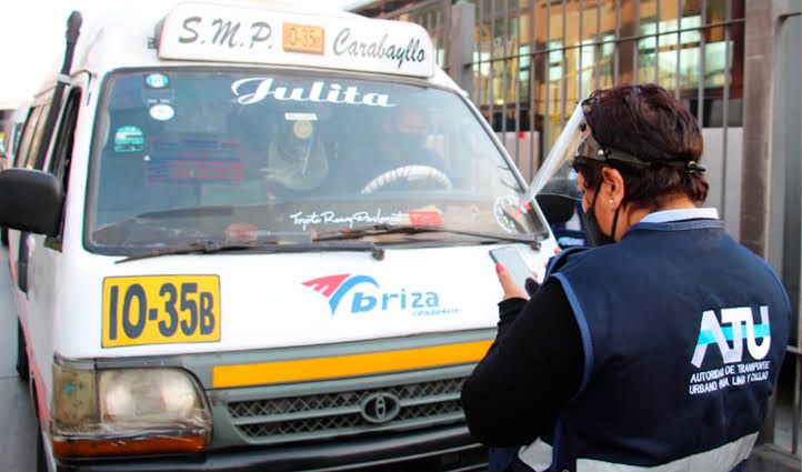 Combis y buses con 20 años de antigüedad saldrán fuera de circulación 
