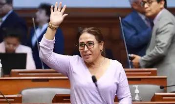 Congresista Elizabeth Medina y su esposo recibieron coima de S/ 272 mil soles a cambio de favorecer alcaldes con presupuestos para las obras 