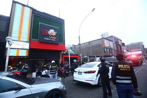 Intervienen discoteca de SJL y hallaron armas y drogas