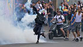 Venezuela: Dos muertos en protestas contra reelección de Nicolás Maduro