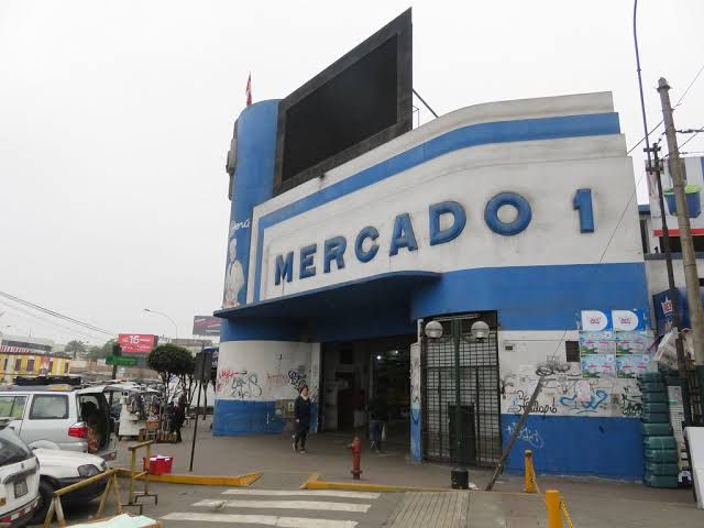 Clausuran Mercado de Surquillo debido a condiciones sanitarias inadecuadas.