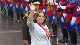 Dina cuenta con una desaprobación de 91 % según sondeo de Datúm