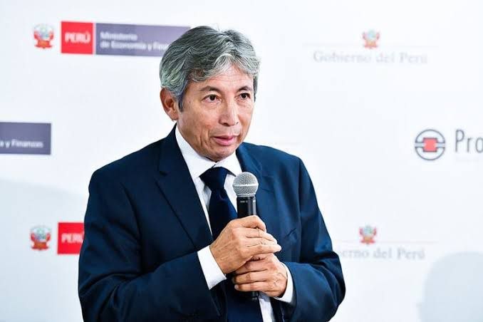 Ministro de Economía: presupuesto del 2025 no contempla rescatar de la quiebra a Petroperú