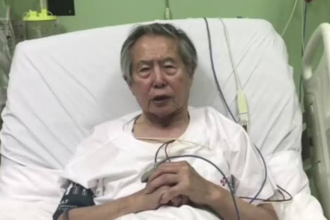 Expresidente Alberto Fujimori recibe los santos óleos