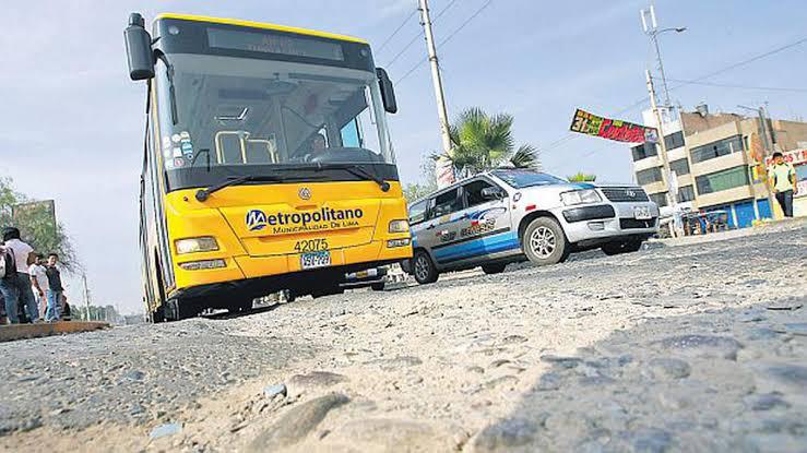 Lima Norte: Defensoría del pueblo jala las orejas a Lopez Aliaga por mala gestión en pistas que lucen rotas y abandonadas 