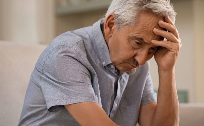 Conoce la relación que tiene el Alzheimer con dormir poco