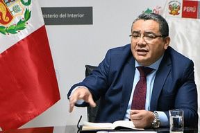 Ministro del Interior anuncia marcha por La Paz 