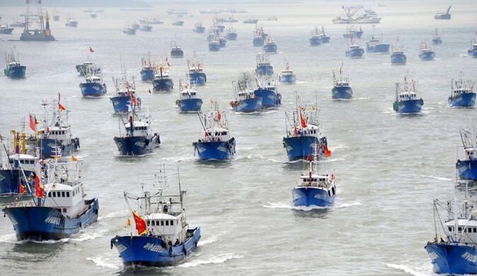 Barcos extranjeros ingresan al mar peruano sin control
