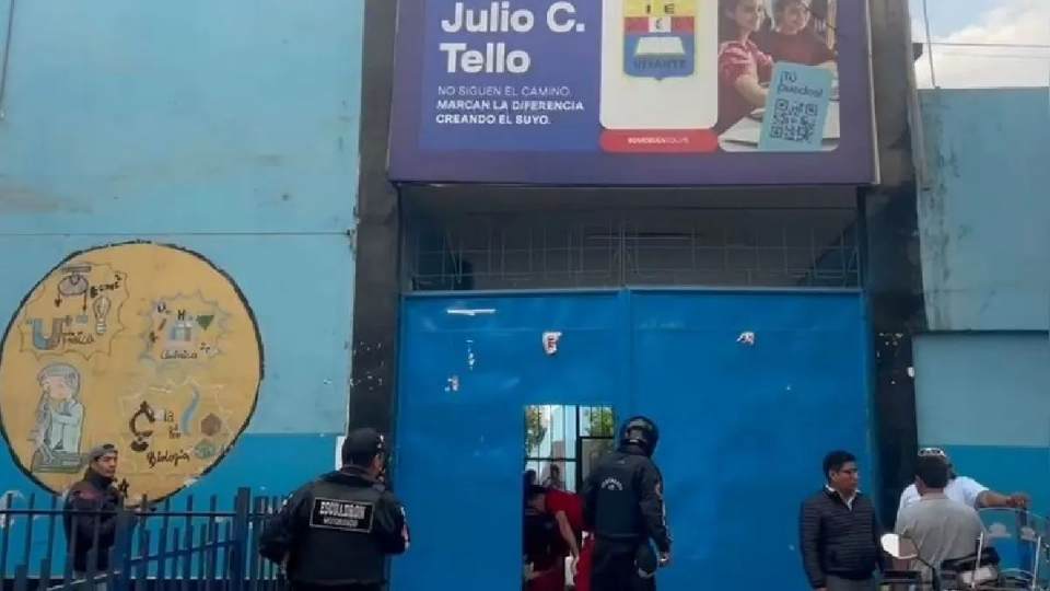 Se hizo pasar como repartidor de pizza y asesinó de varios disparos a profesor dentro de un colegio en Ate