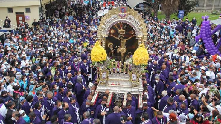 La imagen del Señor de los Milagros realiza hoy su quinta y última procesión del 2024