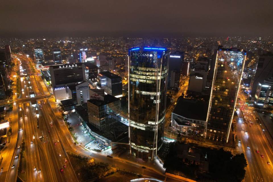 Fitch Ratings mejora la perspectiva de la calificación de Perú a BBB estable