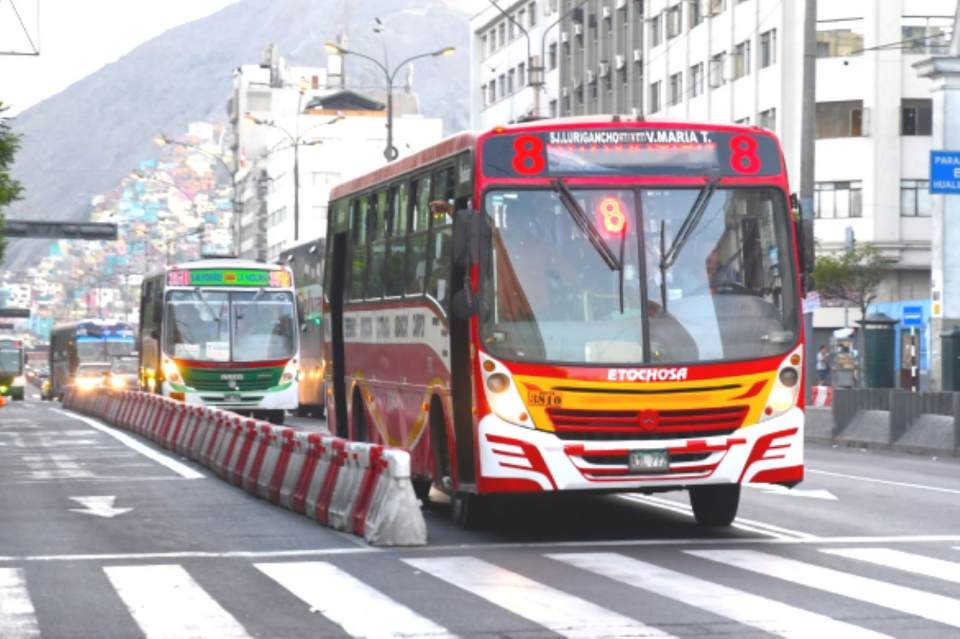 "Desde mañana 13 de diciembre: Cambio de paraderos en la Av. Abancay para mejorar el transporte público"