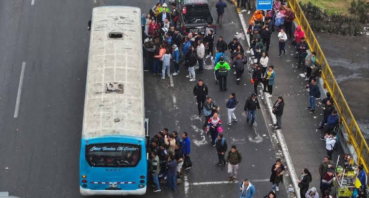 Tolerancia de hasta dos horas para trabajadores ante paro de transportistas