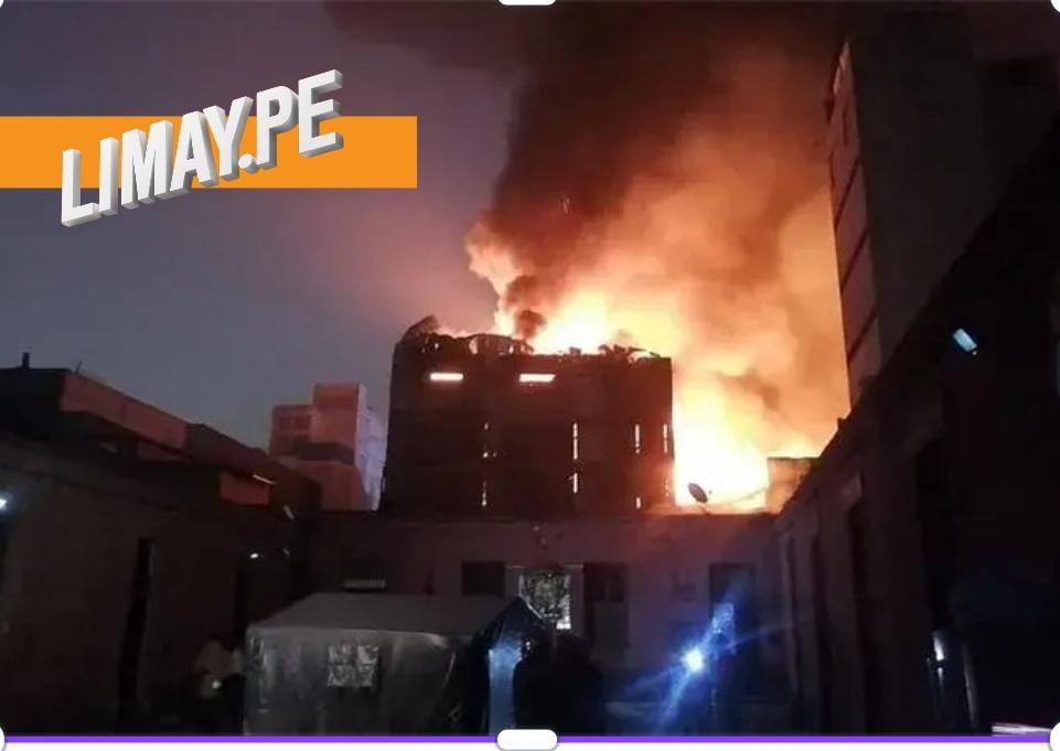 ¡Crisis en Cercado de Lima! Incendio confinado