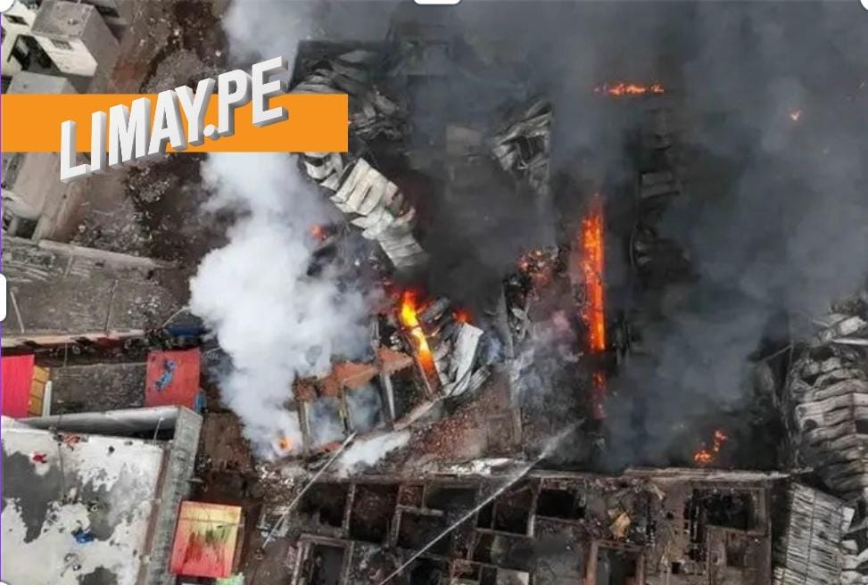 ¡Caos y destrucción en Barrios Altos! Incendio deja edificios en ruinas y vecinos en la calle. 