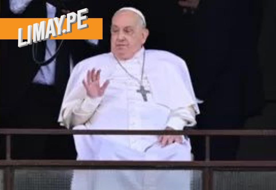 El papa Francisco reaparece ante los fieles en el Vaticano tras su salida del hospital