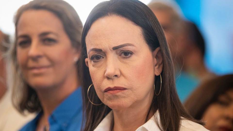 María Corina Machado dice temer por su "vida" tras fraude de Maduro