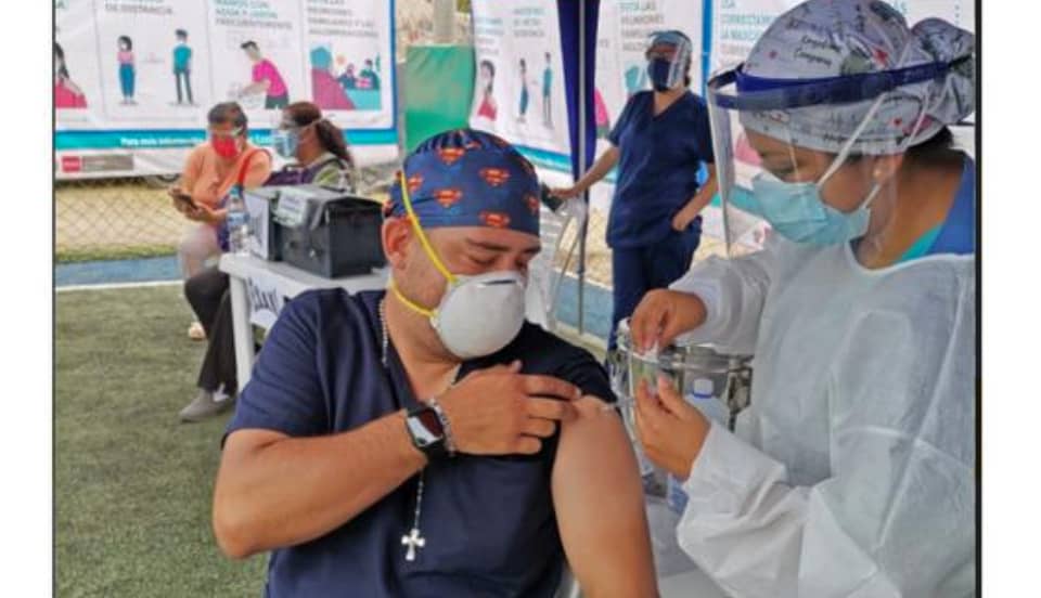 COVID-19: Joseph Guevara es el primer venezolano vacunado en el Perú