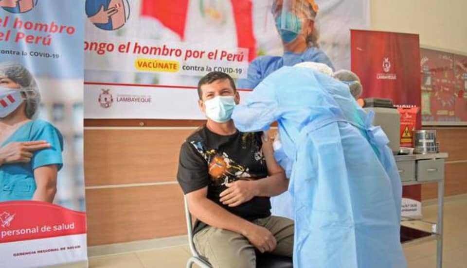 COVID-19: Se inició la inmunización al personal de la primera línea en Lambayeque