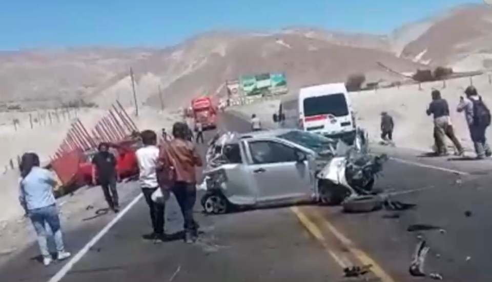 Arequipa: Accidente vehicular deja dos personas muertas y tres heridos
