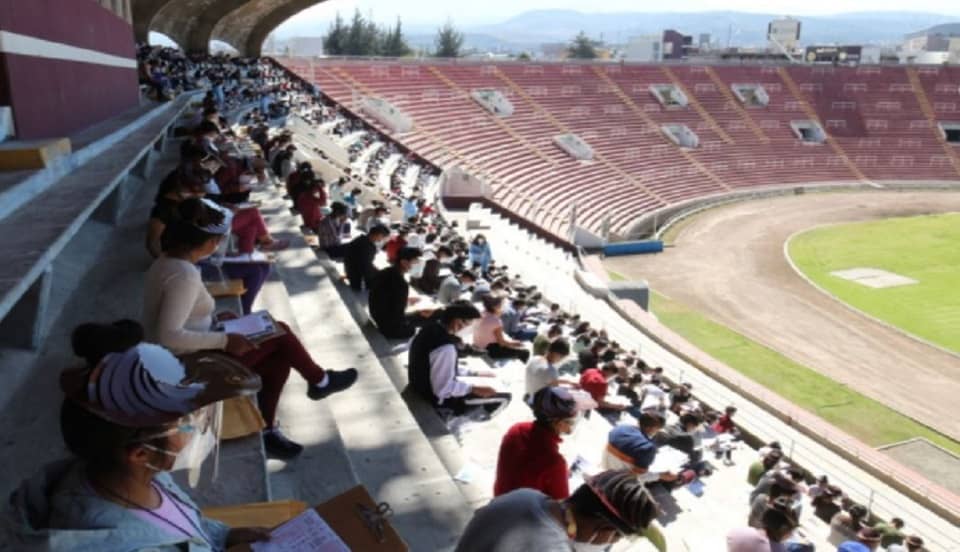 Arequipa: más de mil jóvenes en extrema pobreza rindieron examen en la UNSA