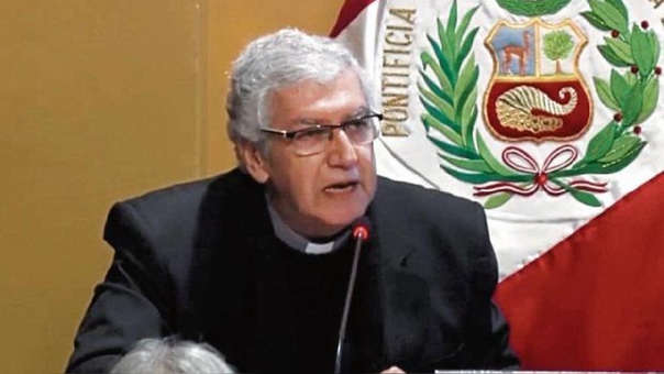 Arzobispo de Lima pide a Pedro Castillo dar un paso al costado