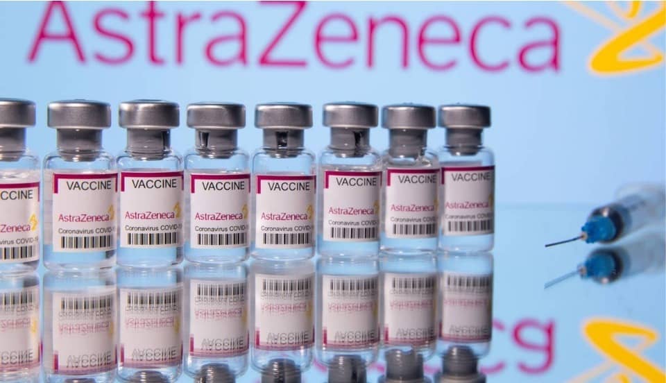 COVID-19: La vacuna de AstraZeneca no presenta riesgo para jóvenes