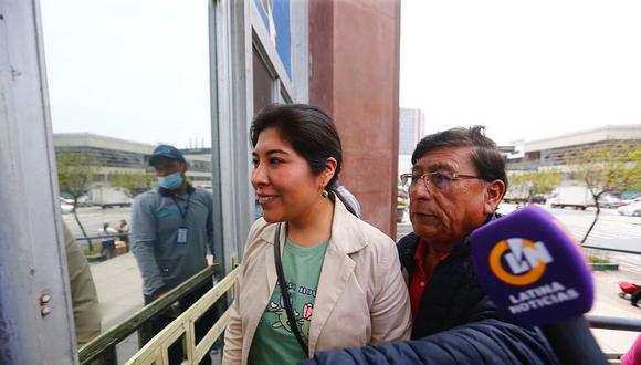 Betssy Chávez llega a sede de la Fiscalía para declarar por golpe de Estado