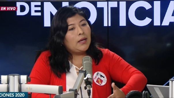 Betssy Chávez presenta un oficio en el que pide información sobre la muerte de Abimael Guzmán 