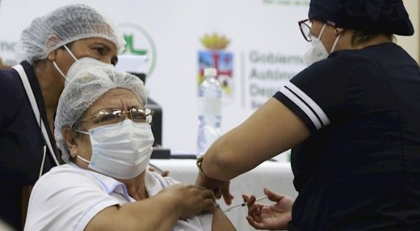 Bolivia: Gobierno autónomos podrán adquirir directamente vacunas contra el COVID-19