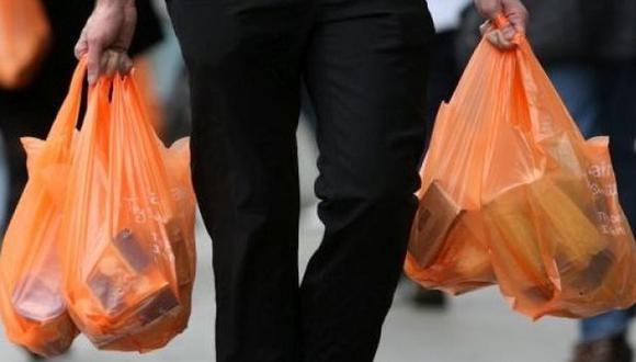 Impuesto a la adquisición de bolsas de plástico se eleva a 40 céntimos