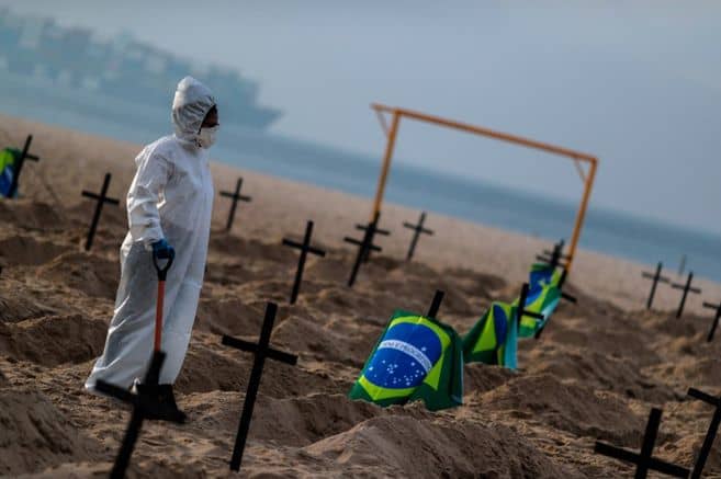 Brasil registra 1.987 muertes en las últimas 24 horas y ya supera los 330 mil decesos por COVID-19