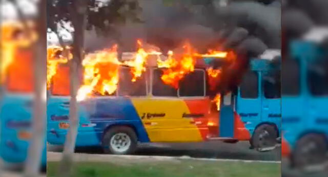 Chofer incendia su vehículo bus tras ser detenido por fiscalizadores de la ATU