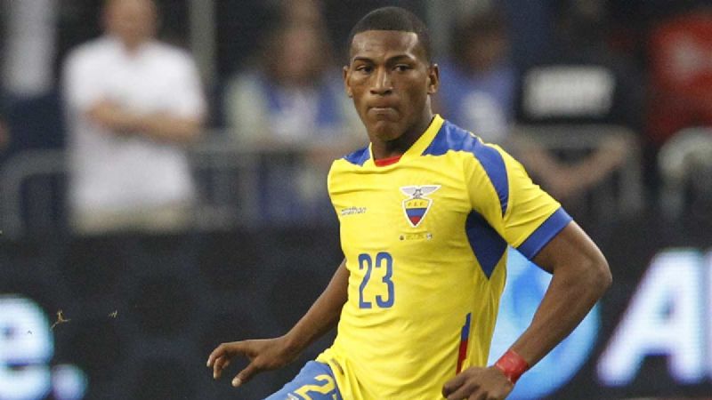 Futbolista ecuatoriano da positivo a COVID-19 y no jugará ante la Bicolor