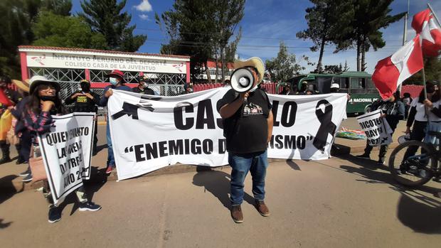 Protestan contra Castillo durante sesión de ministros en Cusco