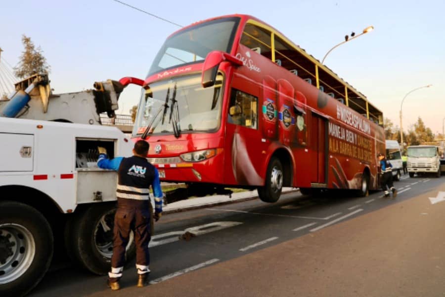 Refuerzan operativos contra buses turísticos no autorizados