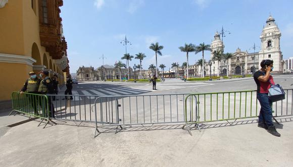 PJ dispone que el Ejecutivo retire de rejas que impiden el ingreso a la Plaza de Armas de Lima