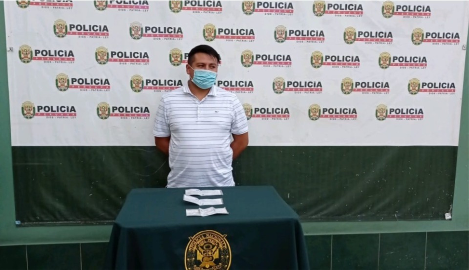 Cercado de Lima: Policía captura a sujeto por falsificación de documentos