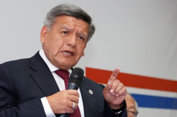 César Acuña: "Lamento que el presidente no haya tenido cuidado con el currículo Luis Barranzuela"