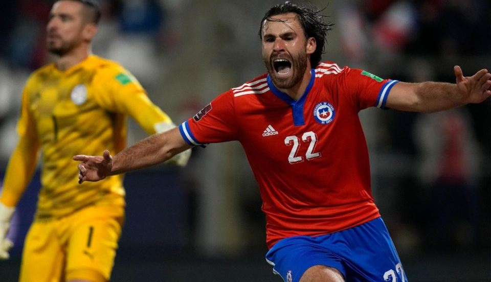Chile venció a Paraguay y sueña con Qatar 2022