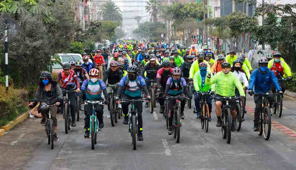 Más de 300 ciclistas participaron en bicicleteada de 38k organizada por la MML
